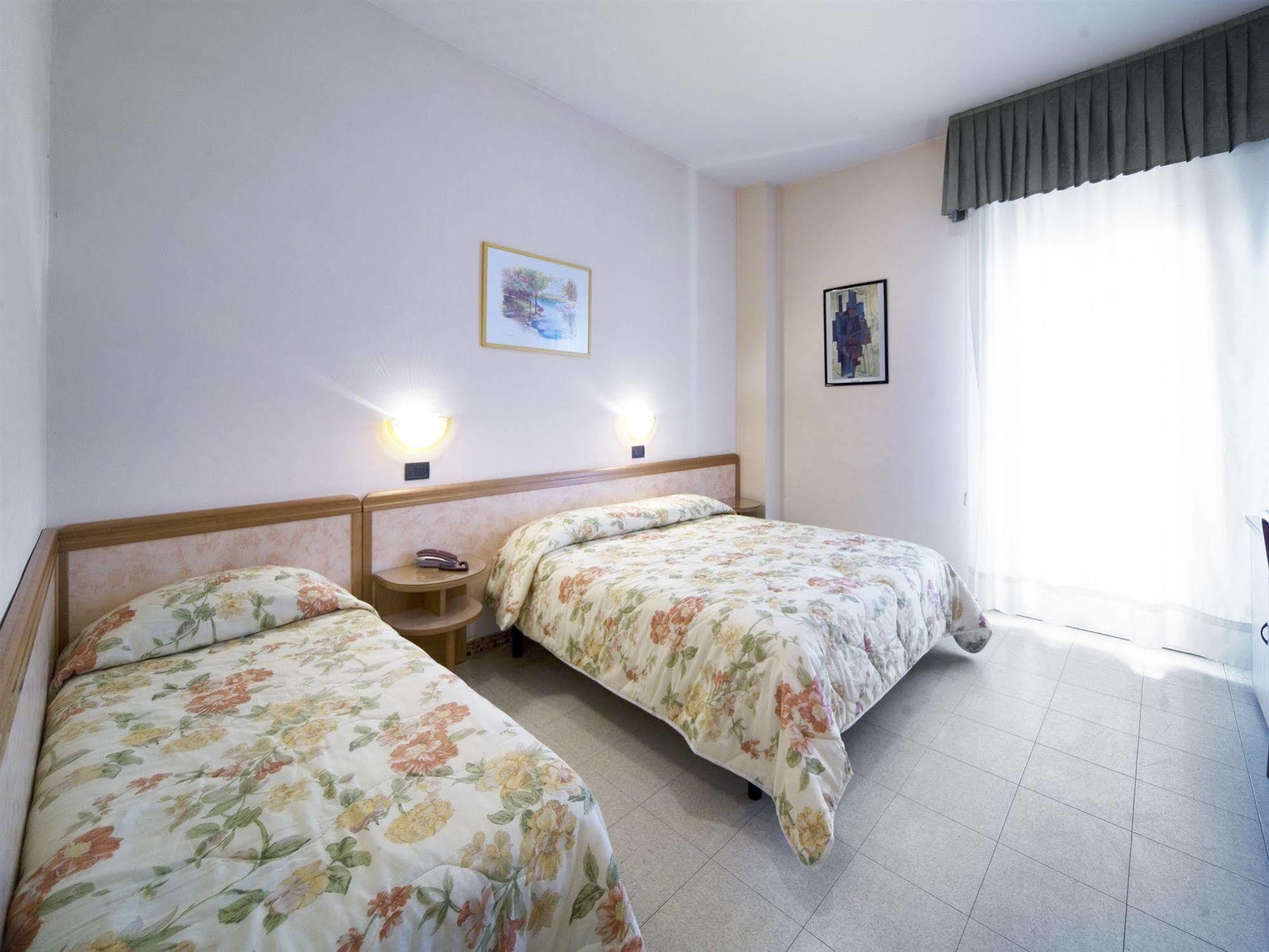 Hotel Bamby Rimini Luaran gambar