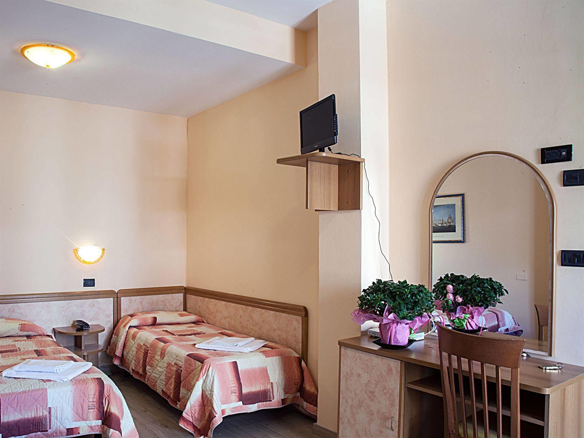 Hotel Bamby Rimini Luaran gambar